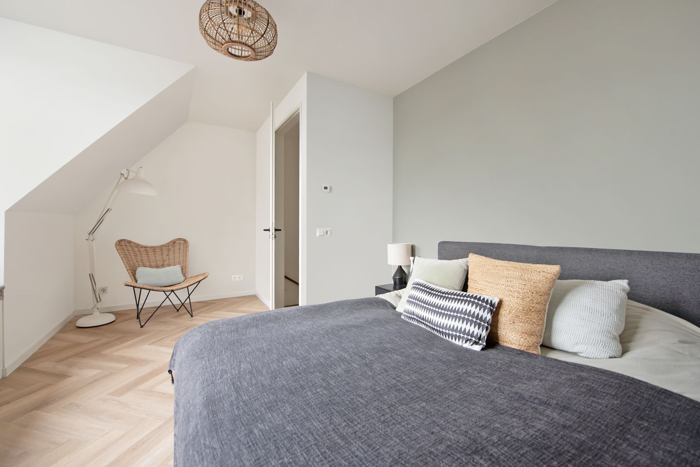 Photo 29 of Straat van Messina 12-B