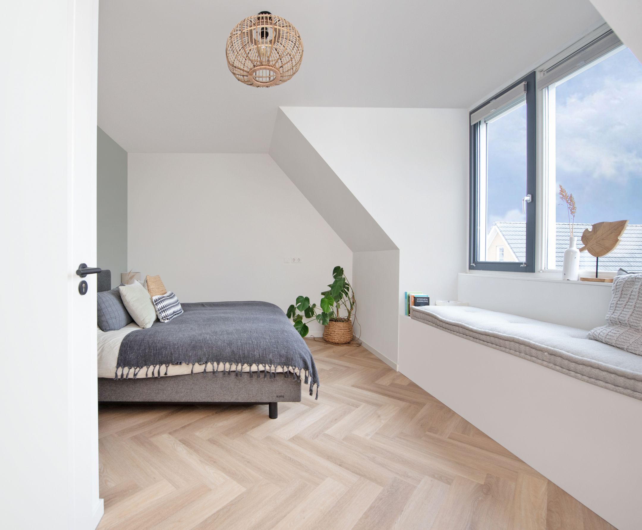 Photo 30 of Straat van Messina 12-B