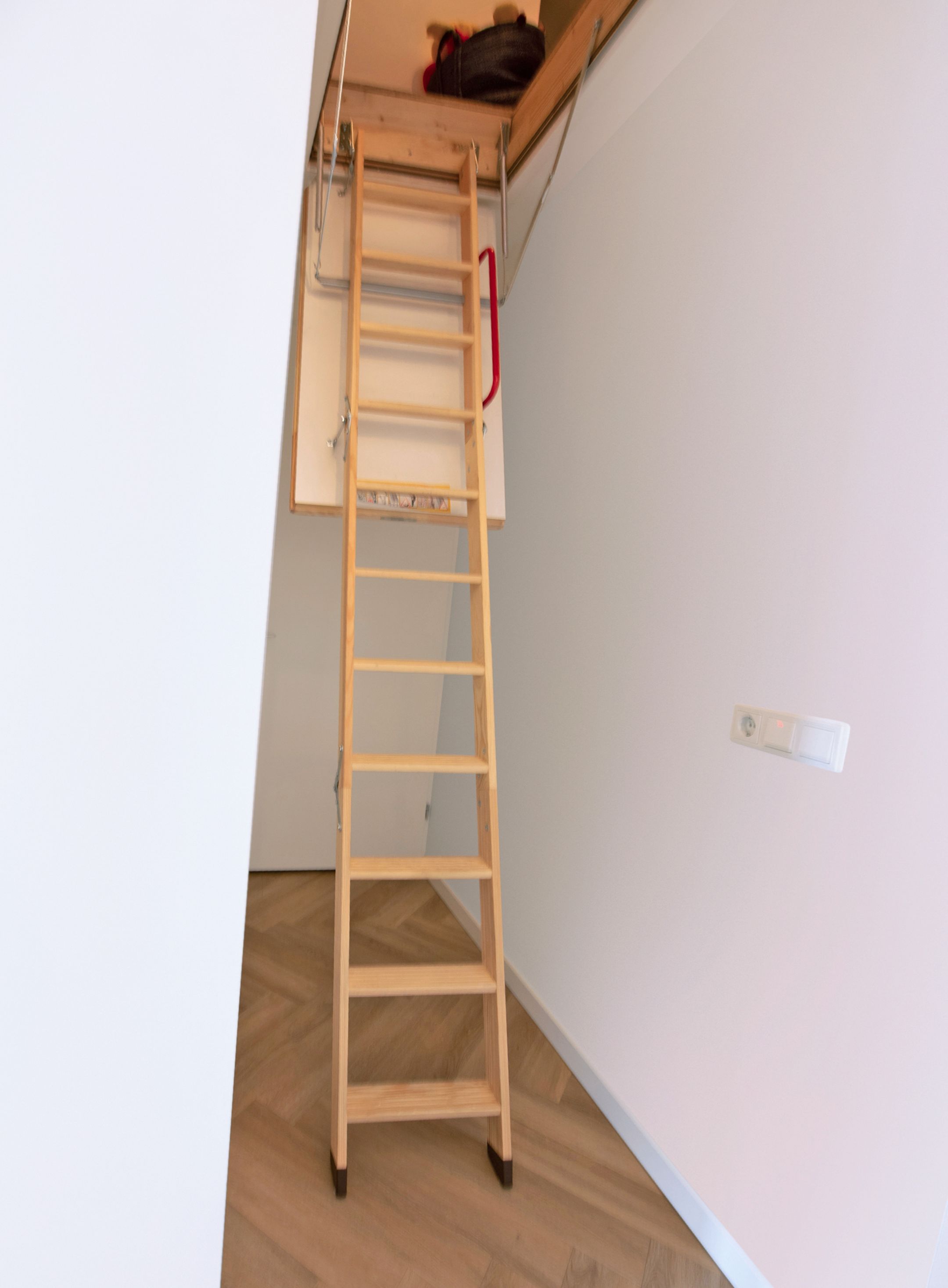 Photo 36 of Straat van Messina 12-B