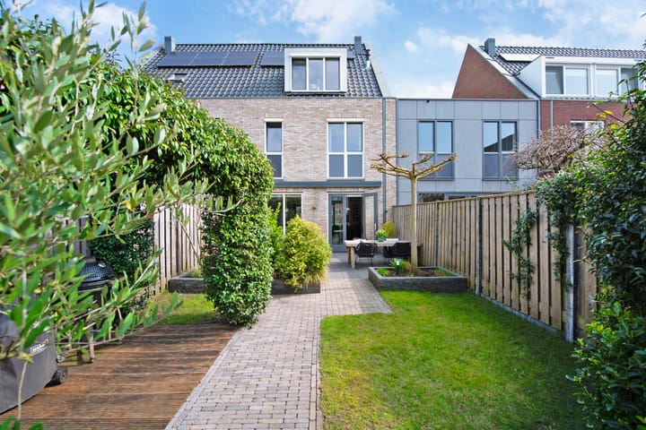 Foto 41 van Straat van Messina 12-B