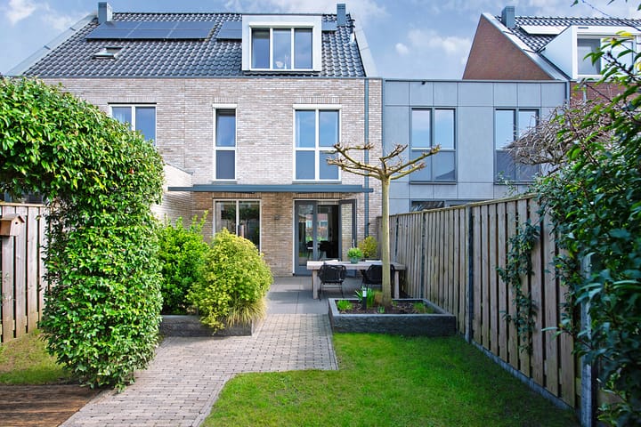 Foto 42 van Straat van Messina 12-B