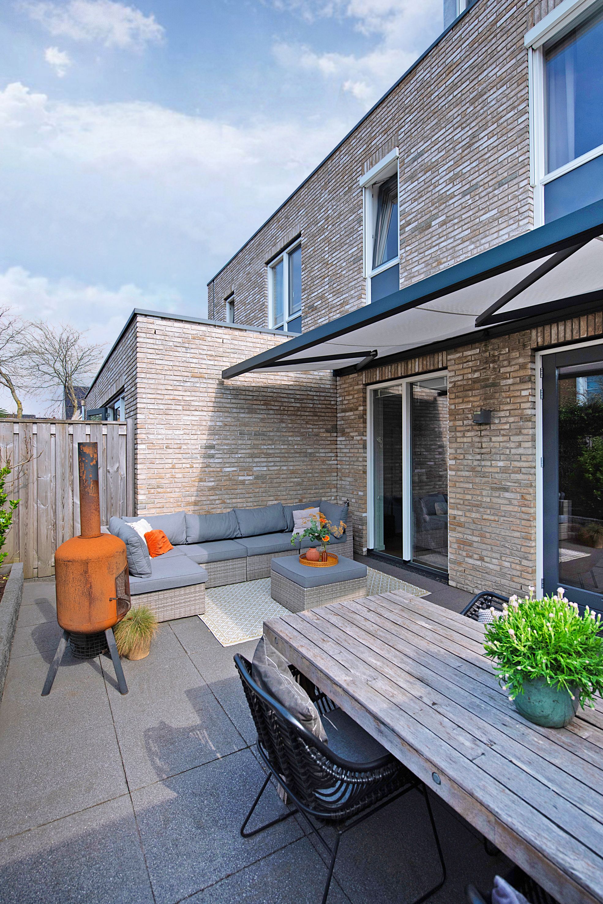 Photo 45 of Straat van Messina 12-B