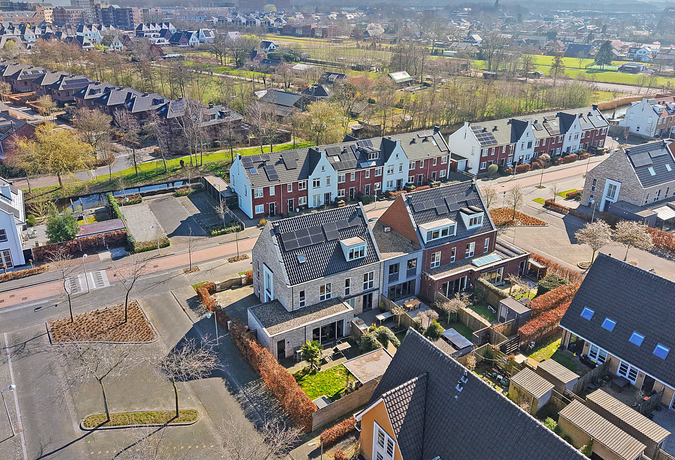 Photo 48 of Straat van Messina 12-B