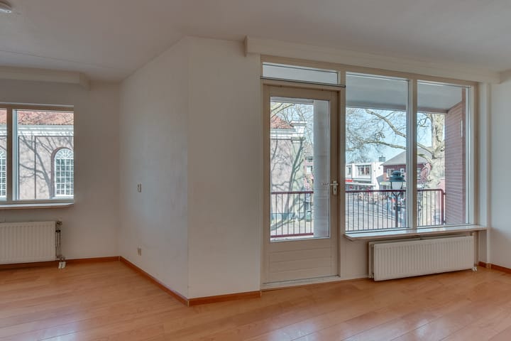 Foto 6 van Kerkplein 11