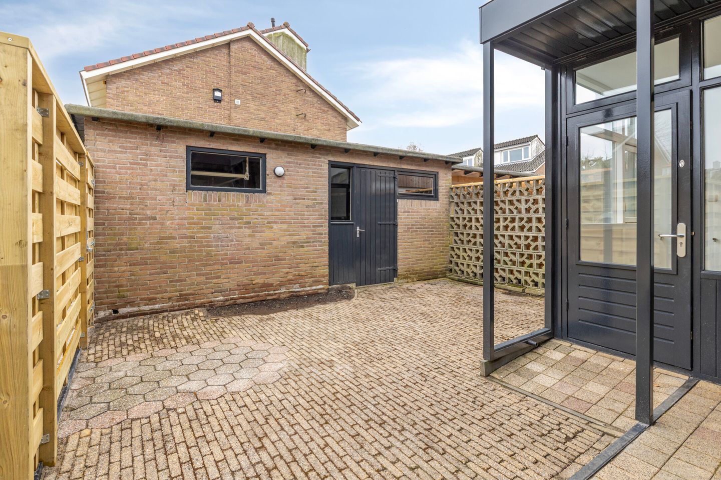 Photo 19 of Johannes Poststraat 12