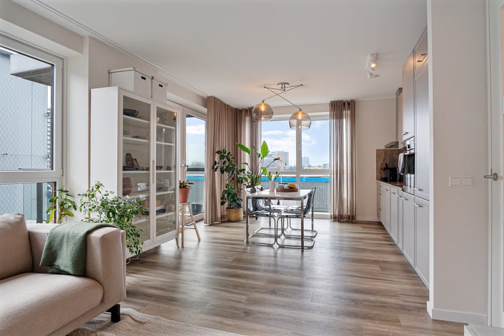 Foto 22 van Waldorpstraat 1574