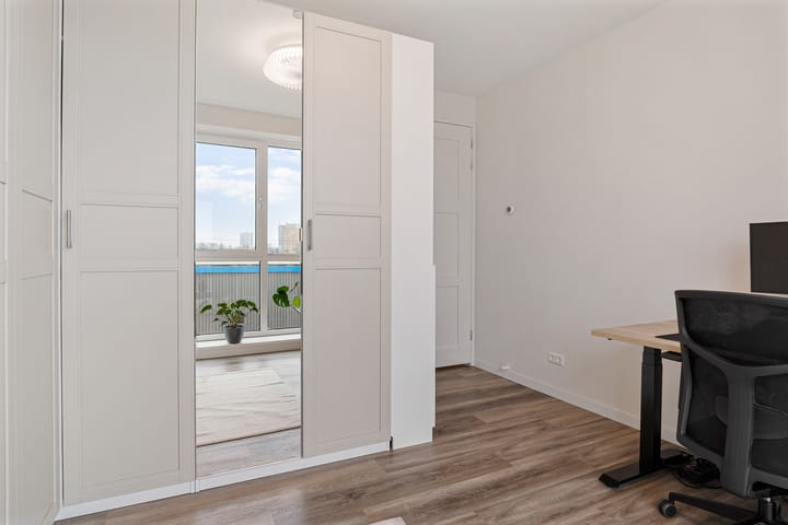 Foto 39 van Waldorpstraat 1574