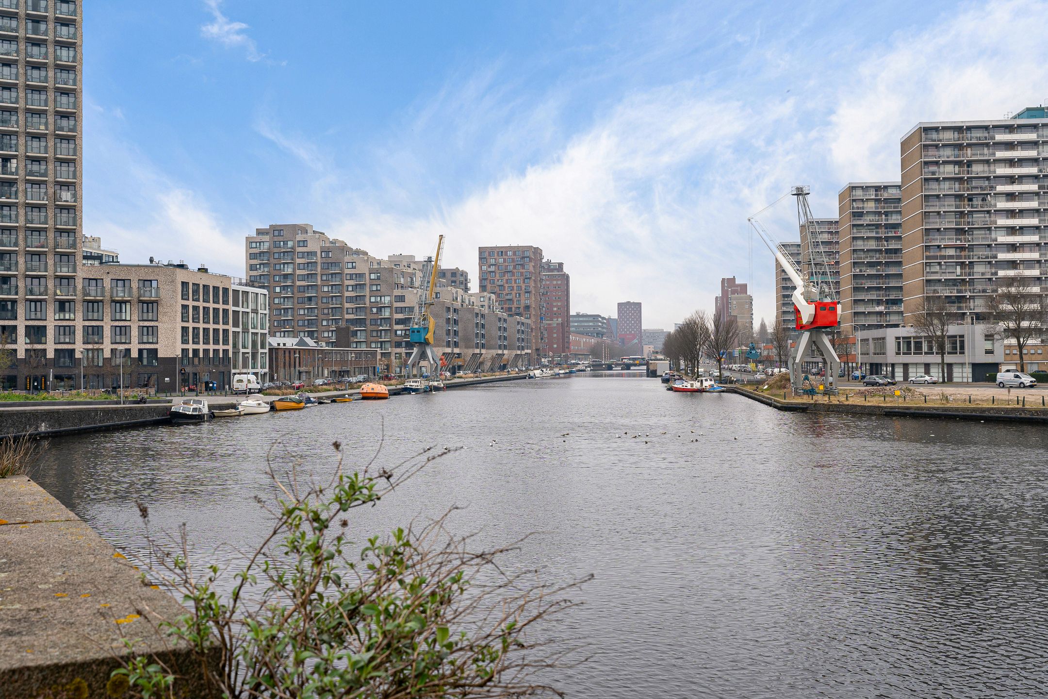 Foto 42 van Waldorpstraat 1574