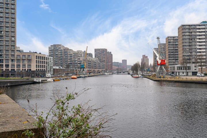 Foto 42 van Waldorpstraat 1574