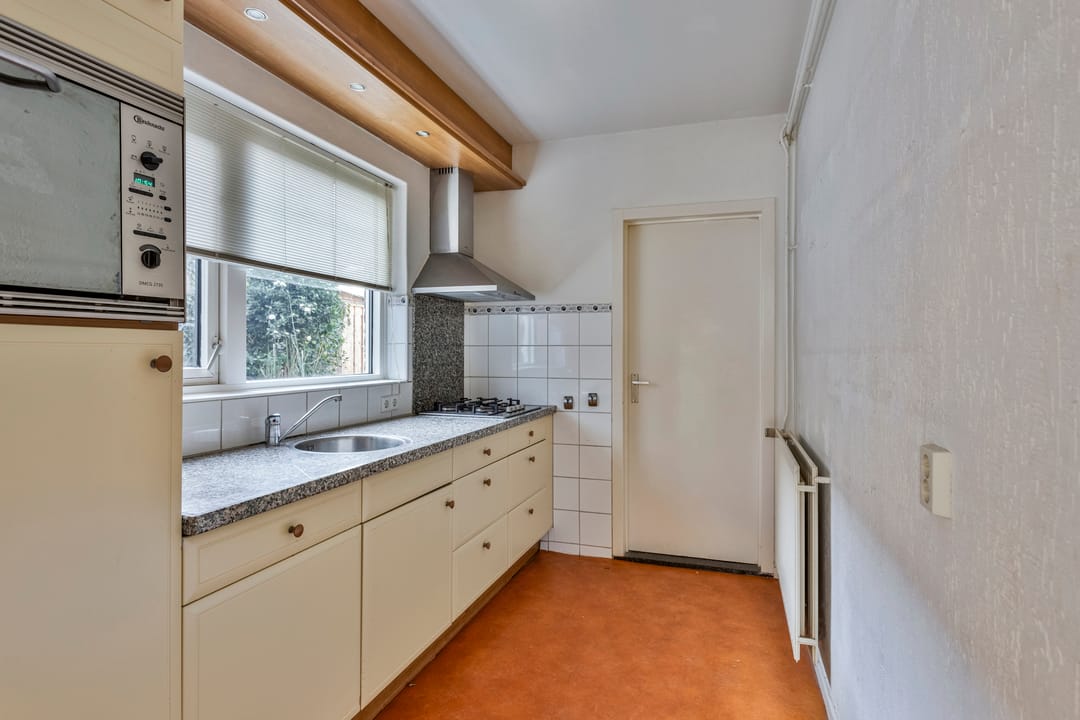 Photo 11 of Helfrichstraat 4