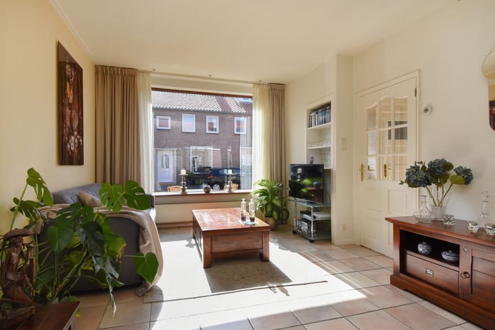 Foto 12 van Pluvierstraat 13