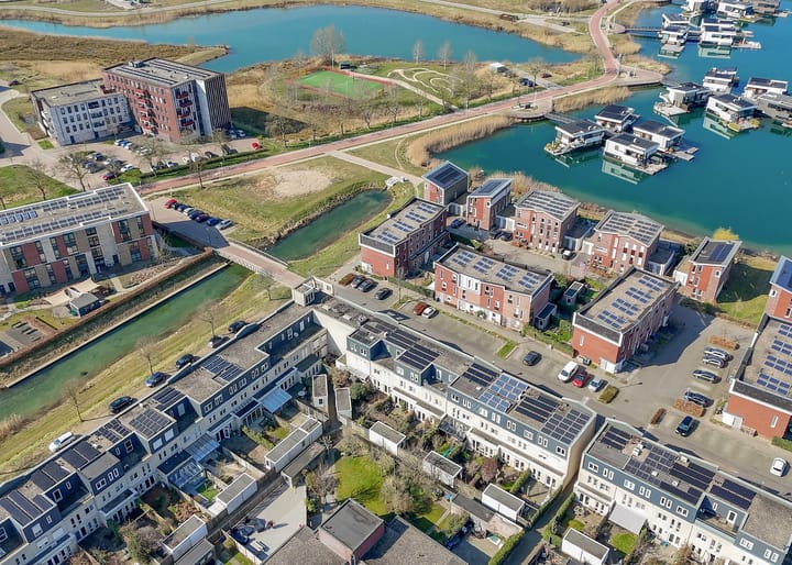 Foto 42 van Genesisstraat 2