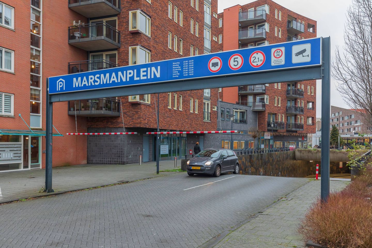 Foto 25 van Marsmanplein 152