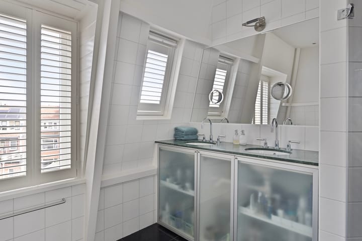 Foto 24 van Zoeterwoudsesingel 84