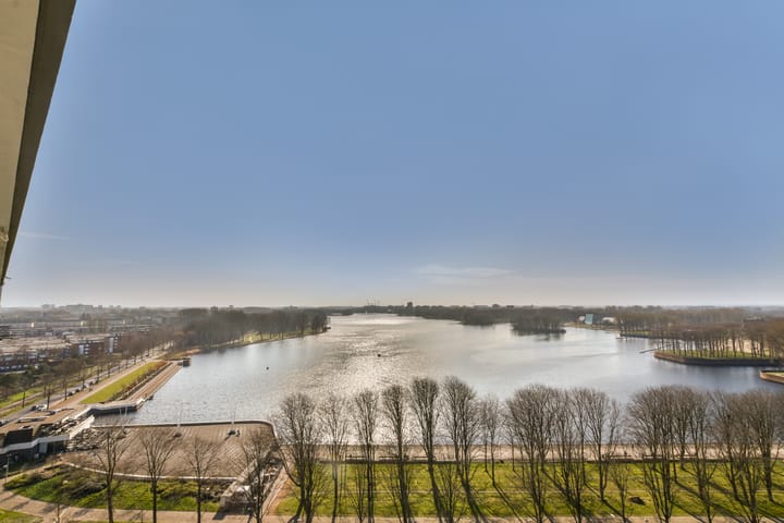 View photo of Burgemeester Hogguerstraat 381