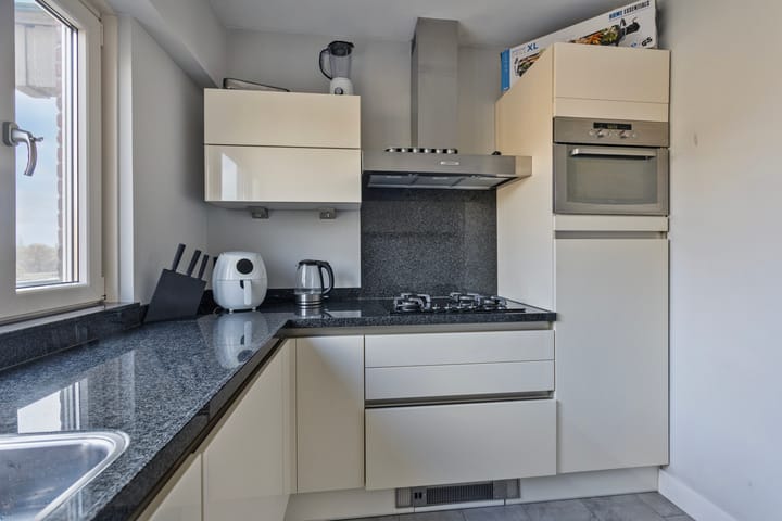 Foto 17 van Lauwerszeeweg 23