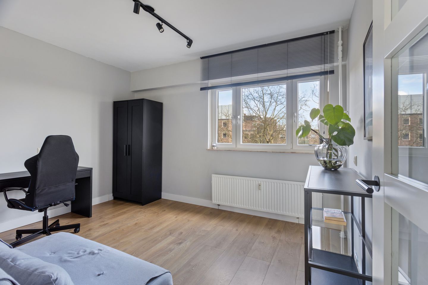 Photo 4 of Lauwerszeeweg 23