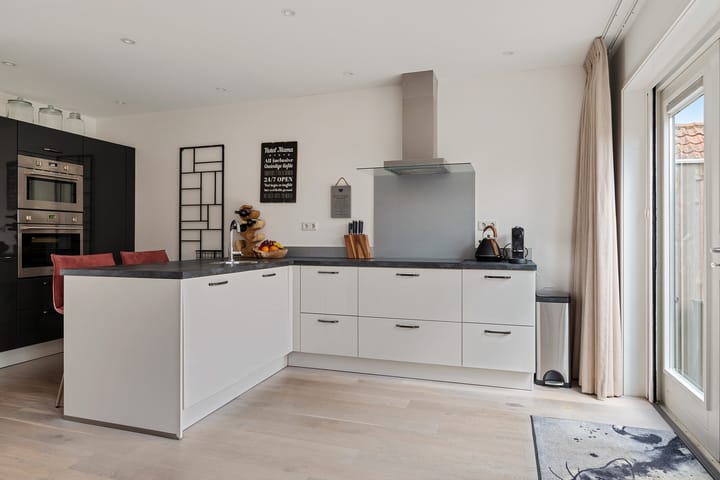 Photo 16 of Willem van der Voetstraat 30