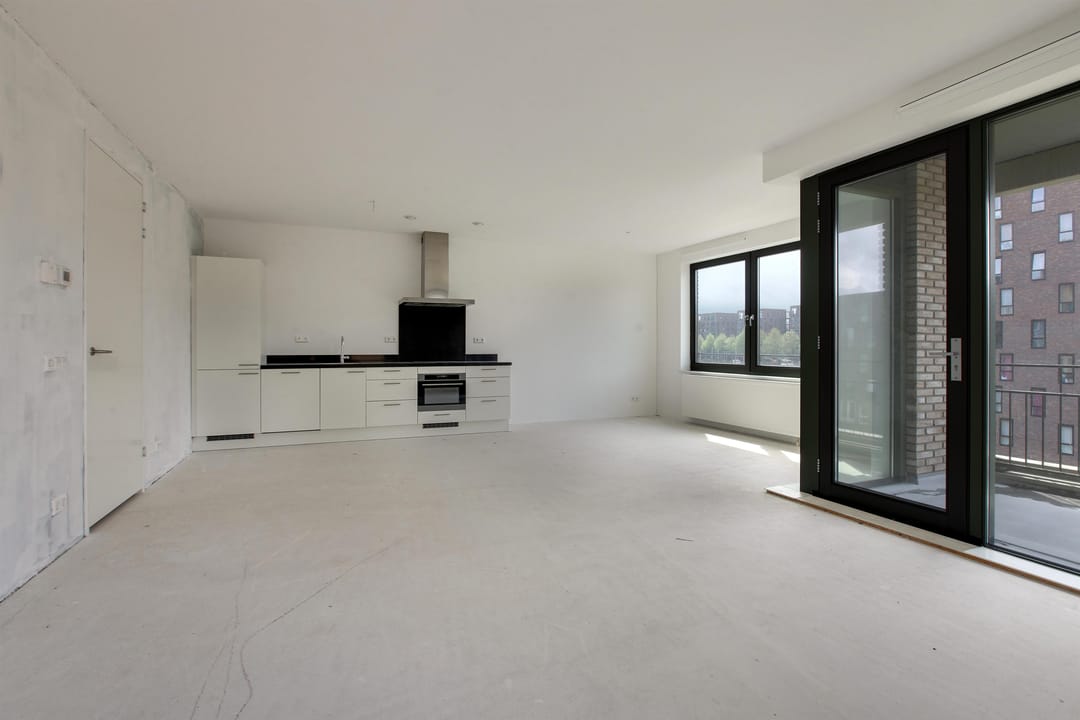 Photo 2 of Bert Haanstrakade 858