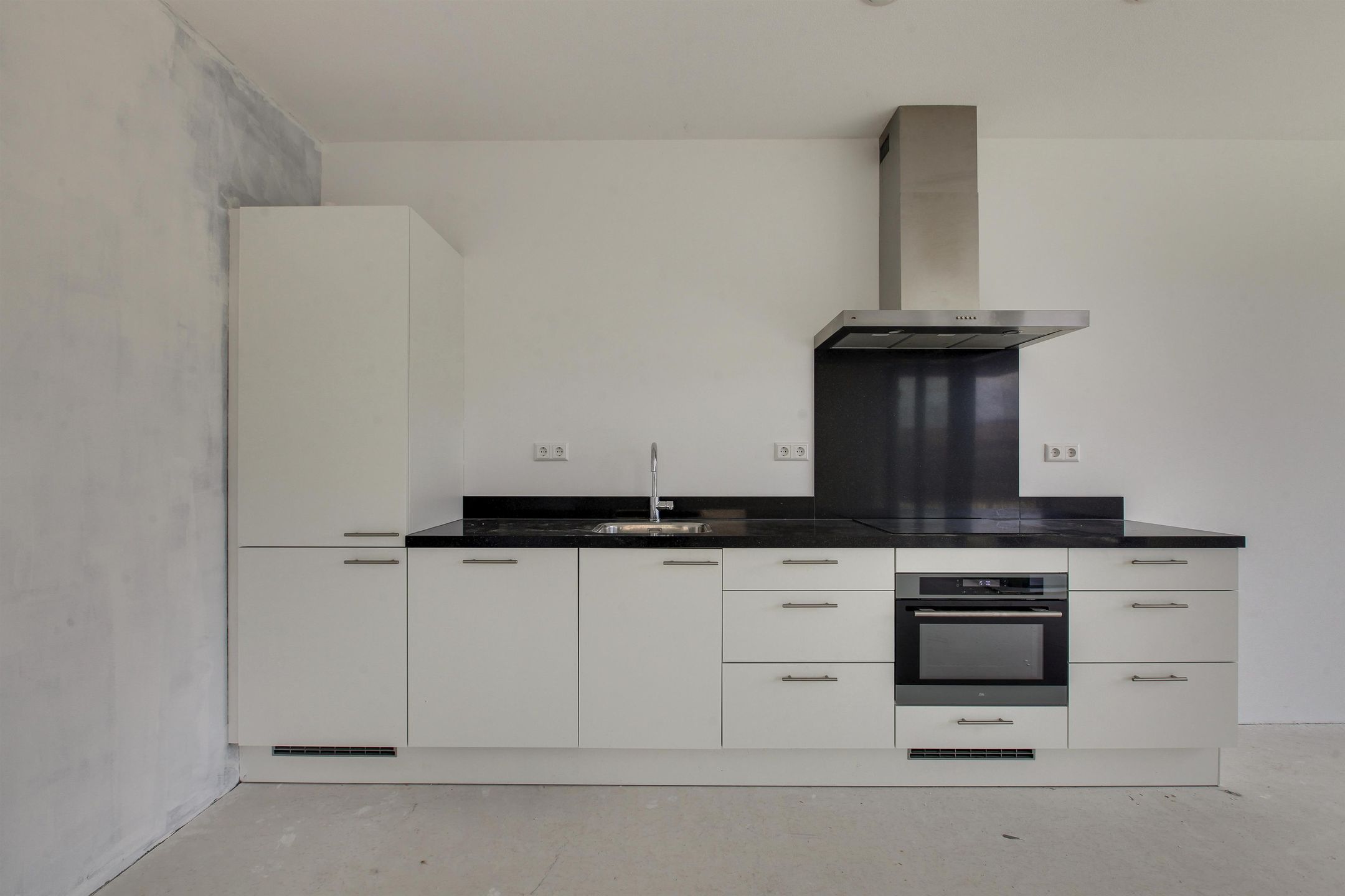 Photo 3 of Bert Haanstrakade 858