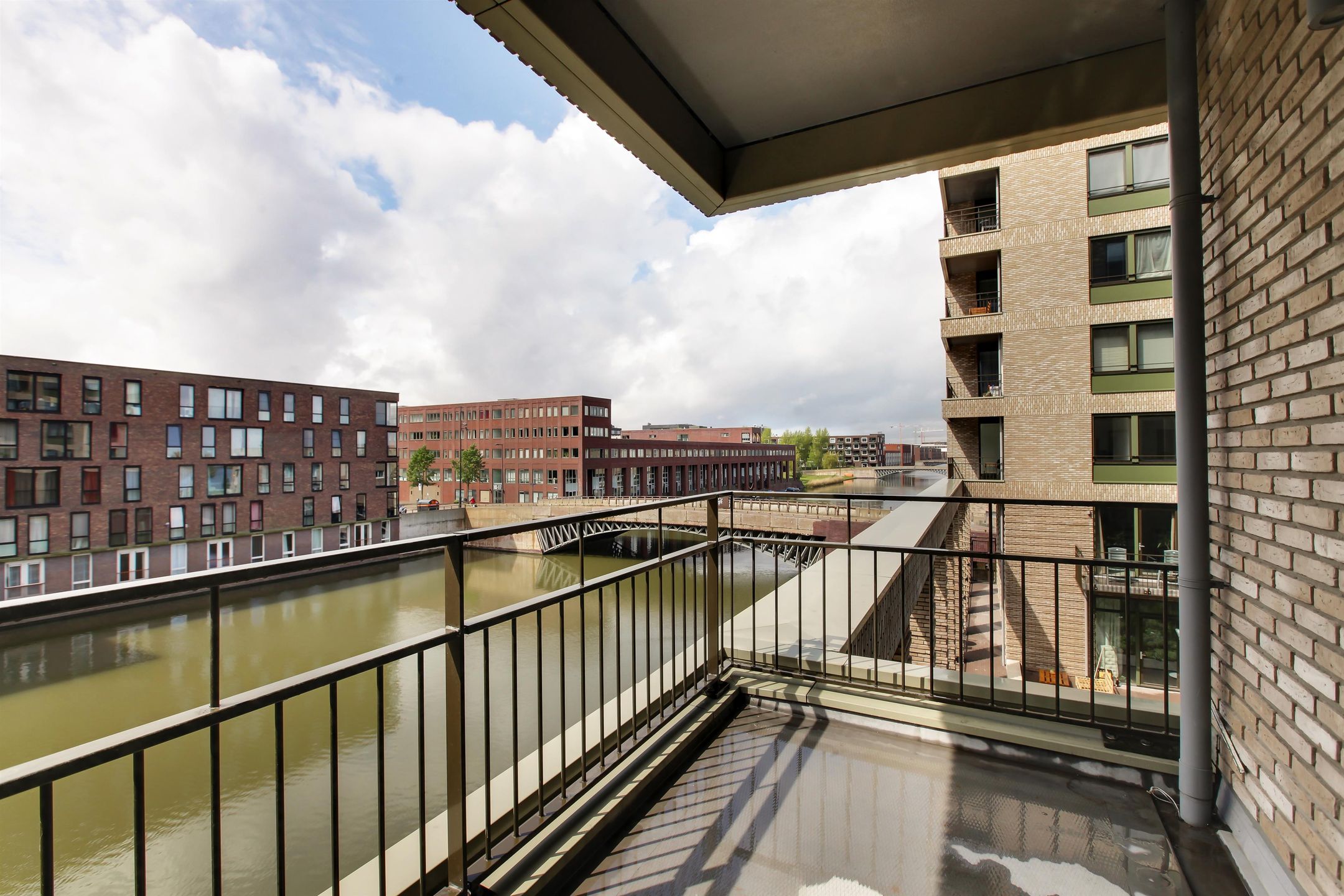 Photo 6 of Bert Haanstrakade 858