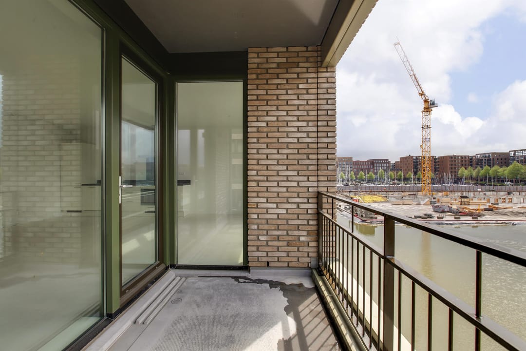 Photo 7 of Bert Haanstrakade 858