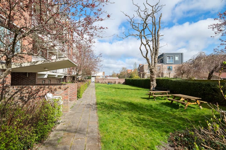 Foto 32 van Einsteinstraat 10-II