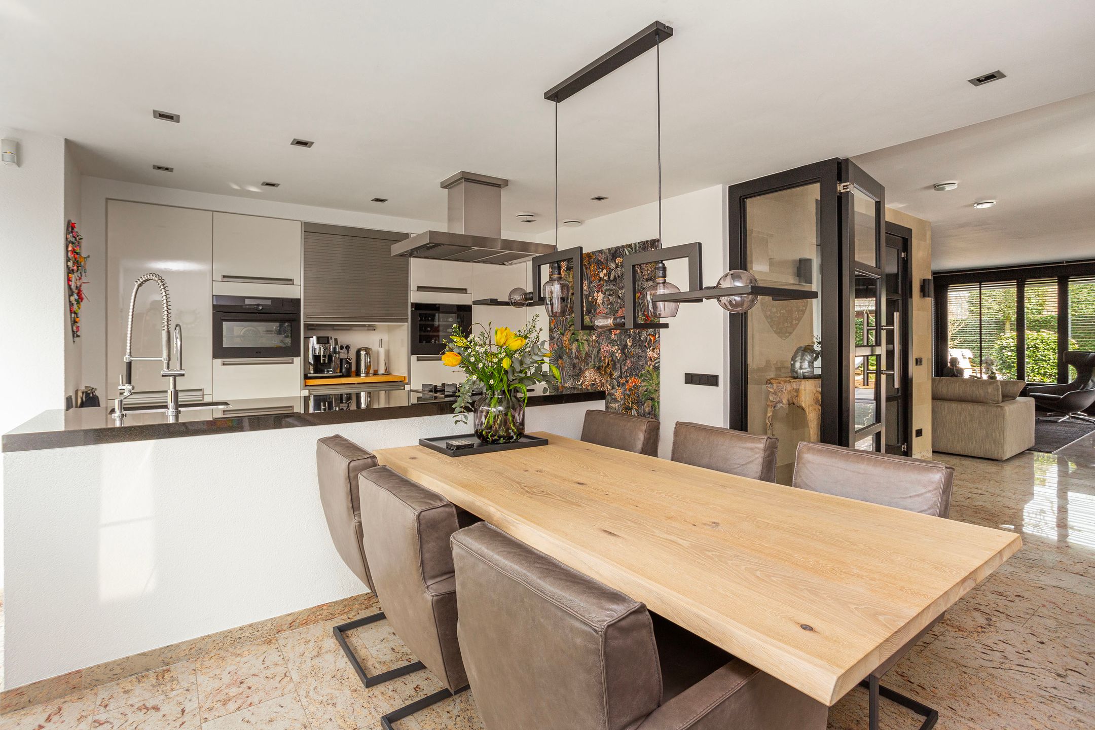 Foto 15 van Laakboulevard 312