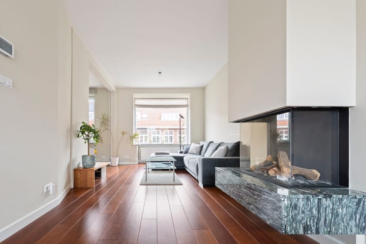 Photo 2 of Van Zeggelenstraat 75