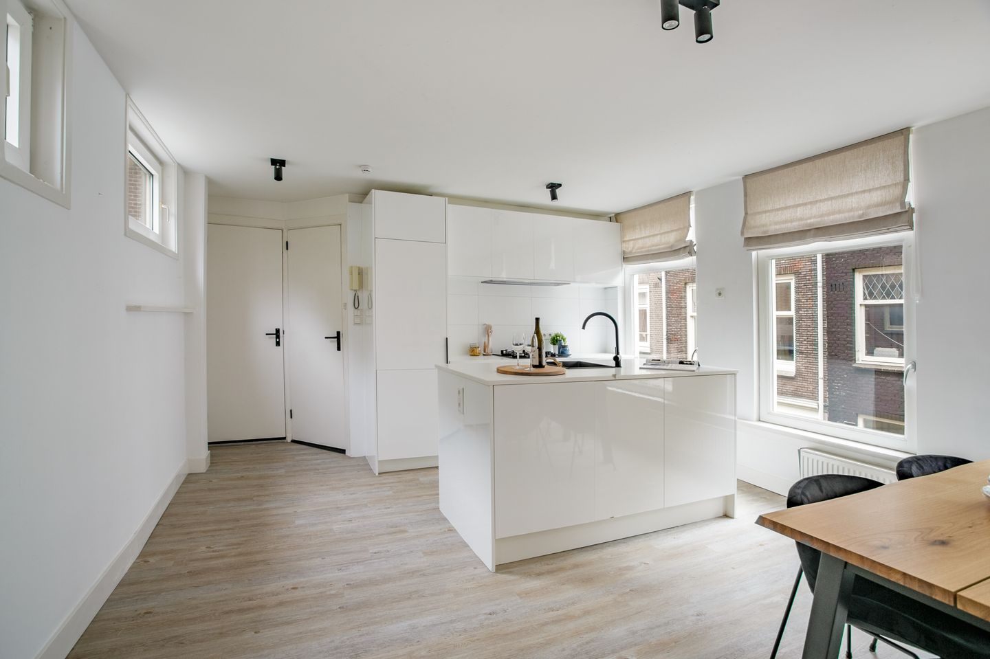 Foto 10 van Eerste Goudsbloemdwarsstraat 6-1