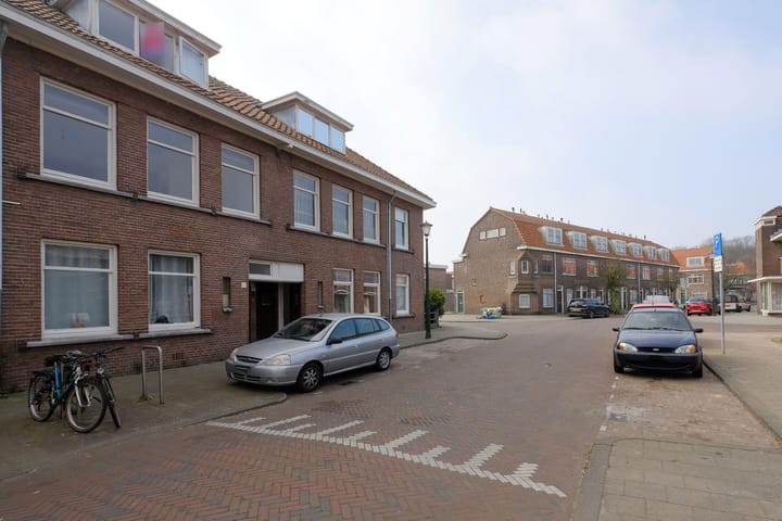 Photo 24 of Melodiestraat 39