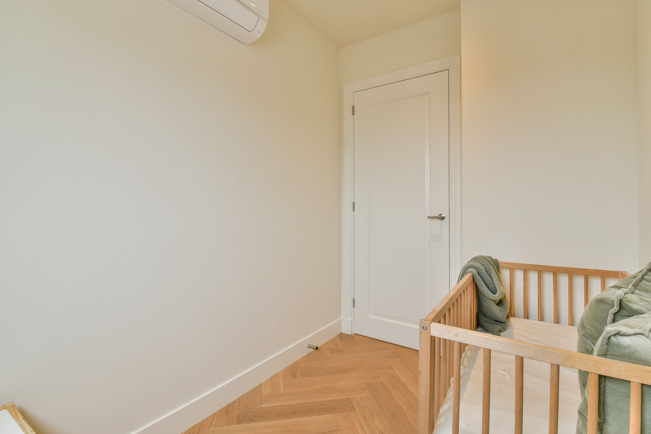 Photo 18 of Tweede Helmersstraat 97-3