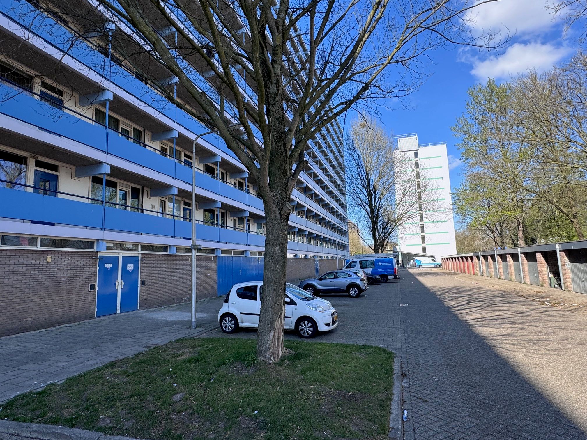 Foto 3 van Garageboxen Heiningen 721 G106 tm G110