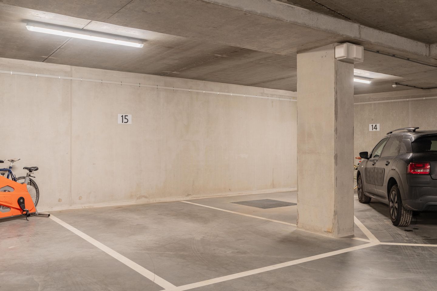 Photo 29 of Marcusstraat 97