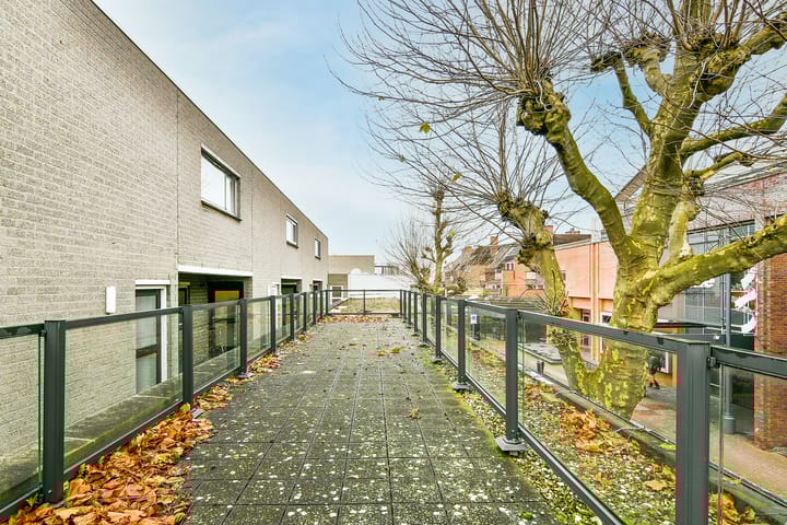 Foto 8 van Venneperhof 17