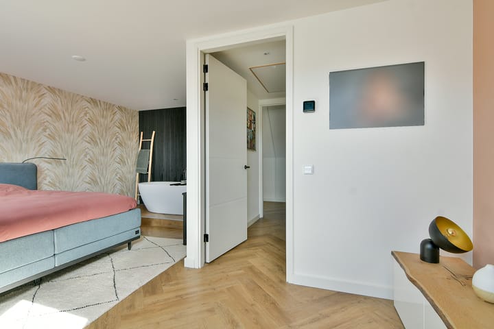 Foto 37 van John Miltonlaan 42