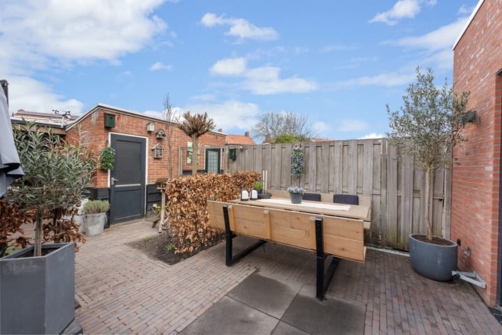 Foto 35 van Azaleastraat 6