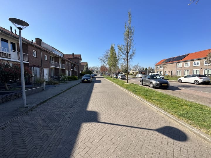 Foto 25 van Leeuweriksweg 47