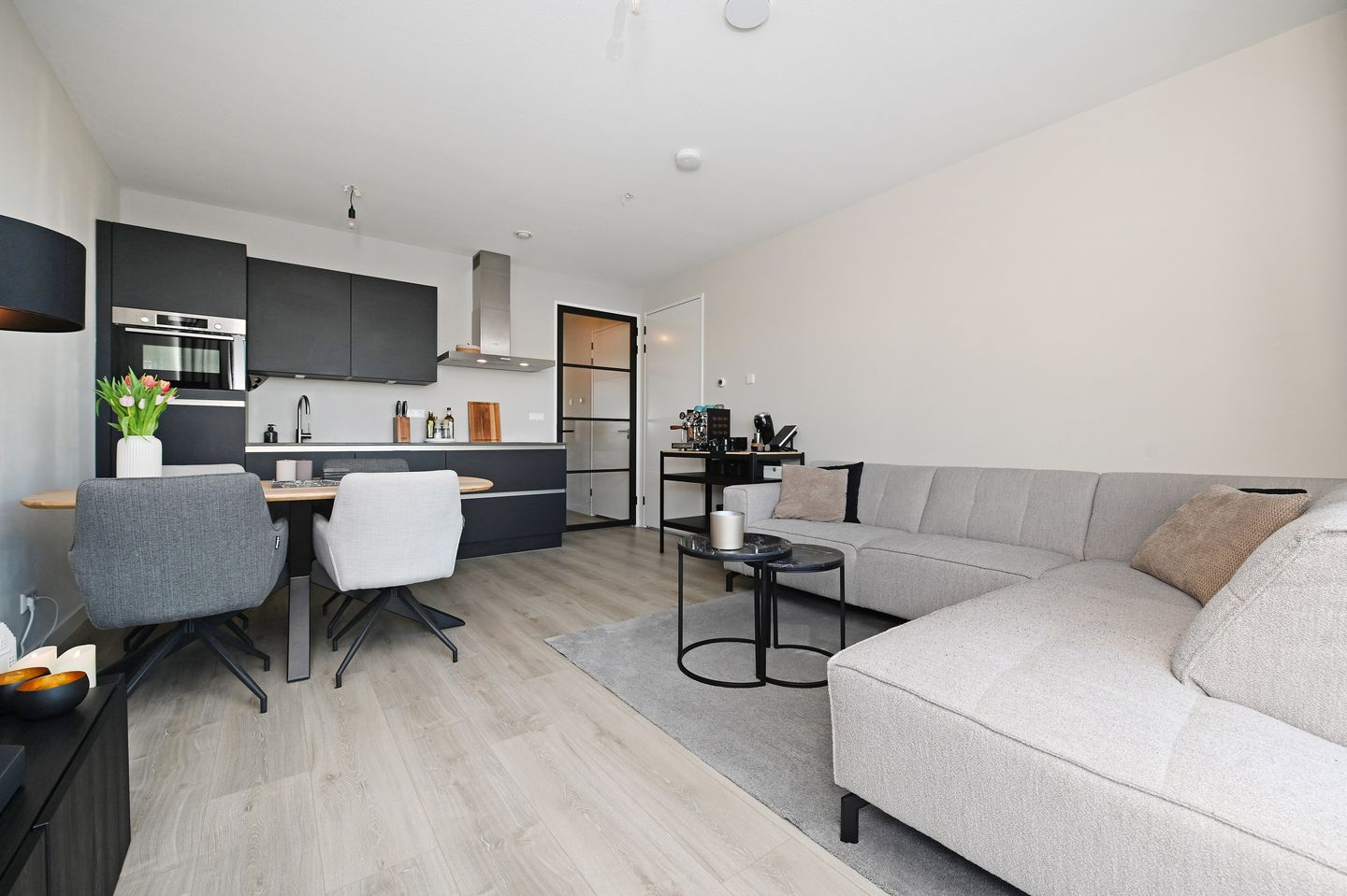 Foto 10 van Waldorpstraat 1598