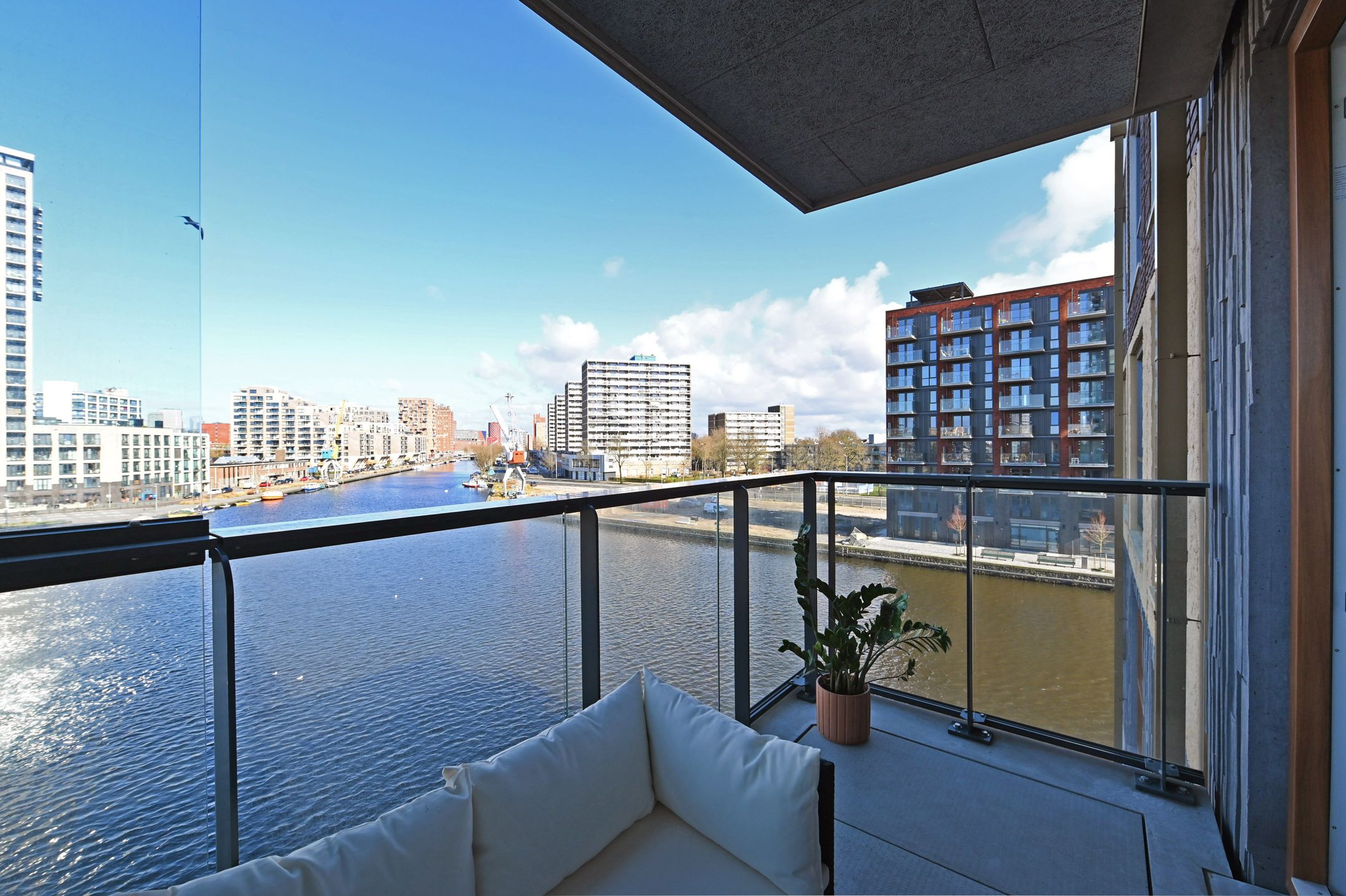 Foto 15 van Waldorpstraat 1598