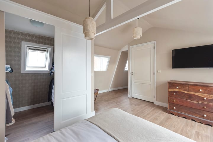 Foto 24 van Haltestraat 47