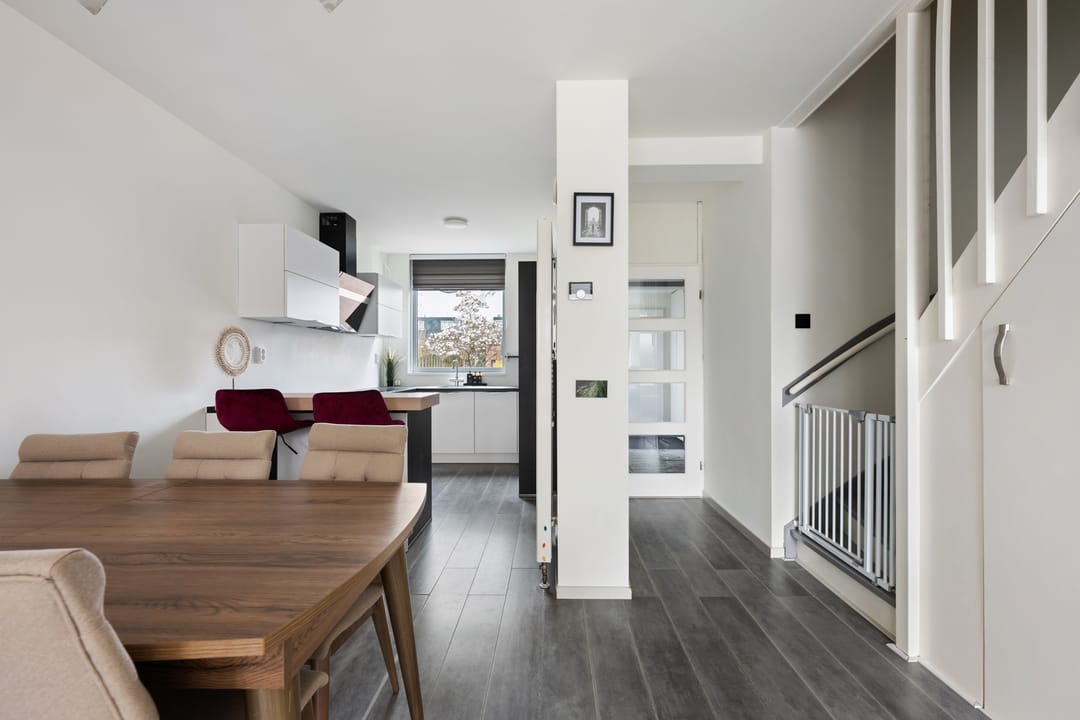 Foto 7 van Bronsmos 57