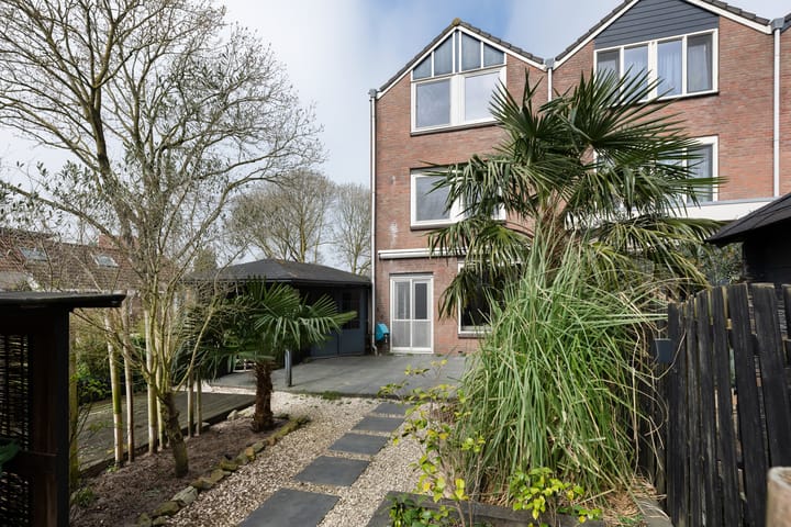 Foto 22 van Bronsmos 57