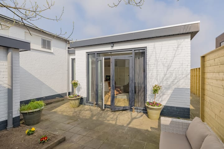 Photo 39 of Kromhoutstraat 58