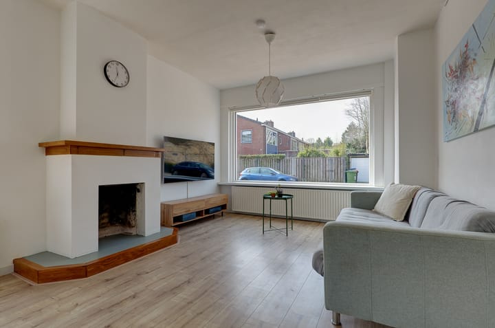 Photo 5 of Schweitzerstraat 4