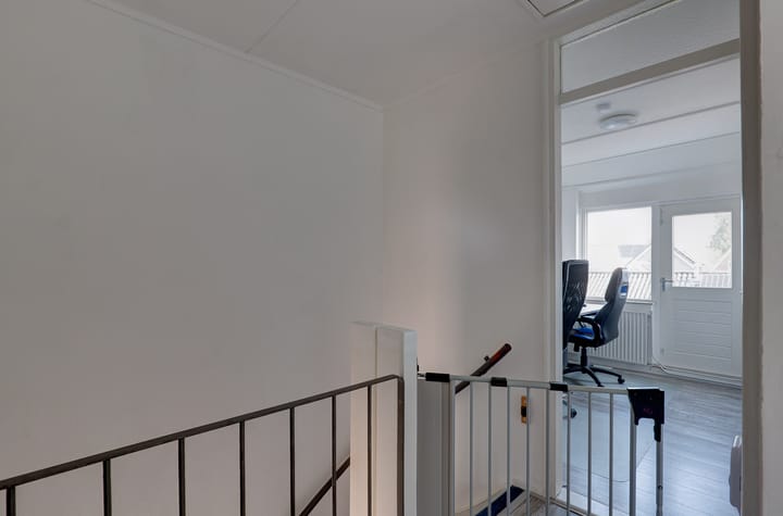 Photo 21 of Schweitzerstraat 4