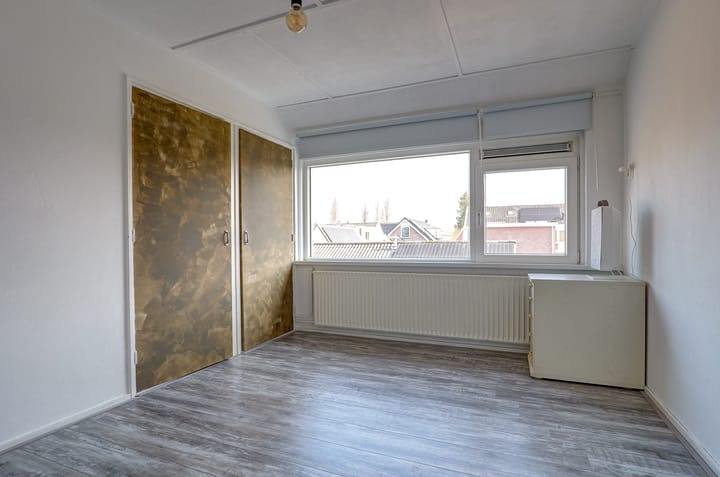 Photo 24 of Schweitzerstraat 4