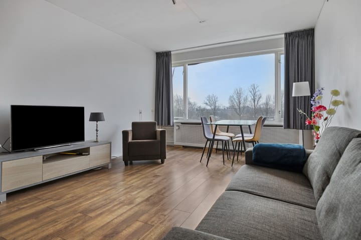 Foto 2 van Van der Helmstraat 384