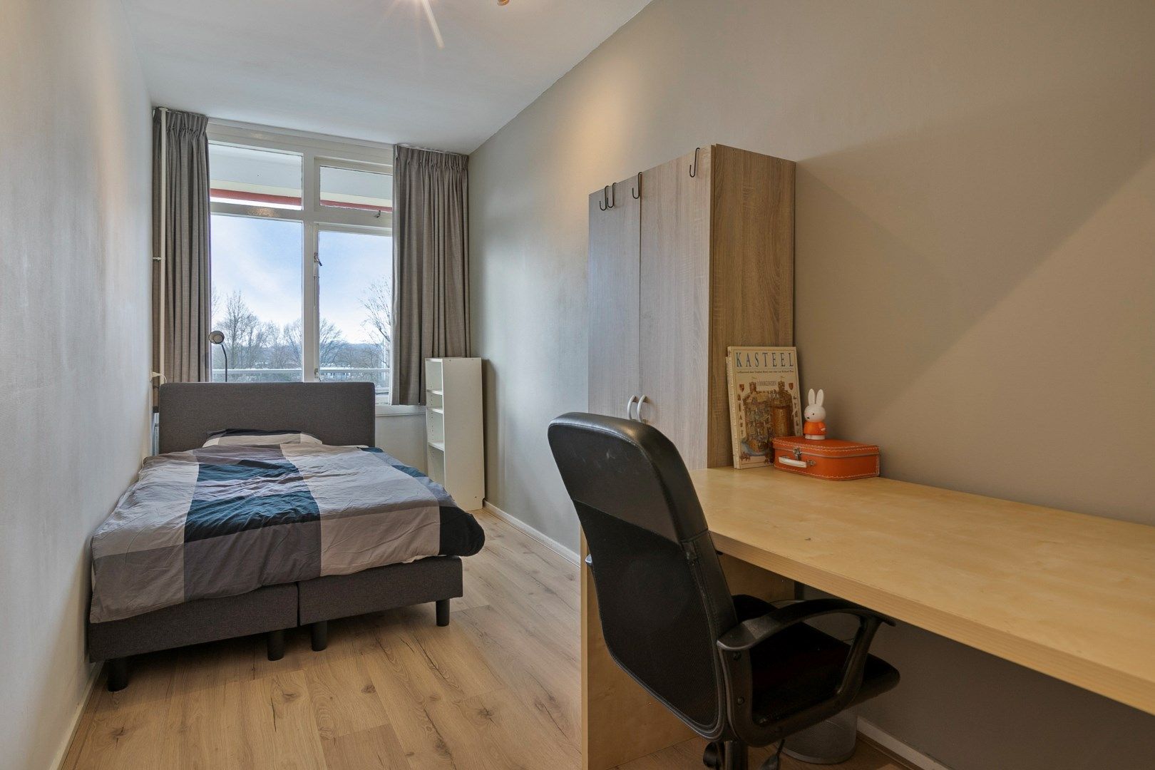 Foto 21 van Van der Helmstraat 384