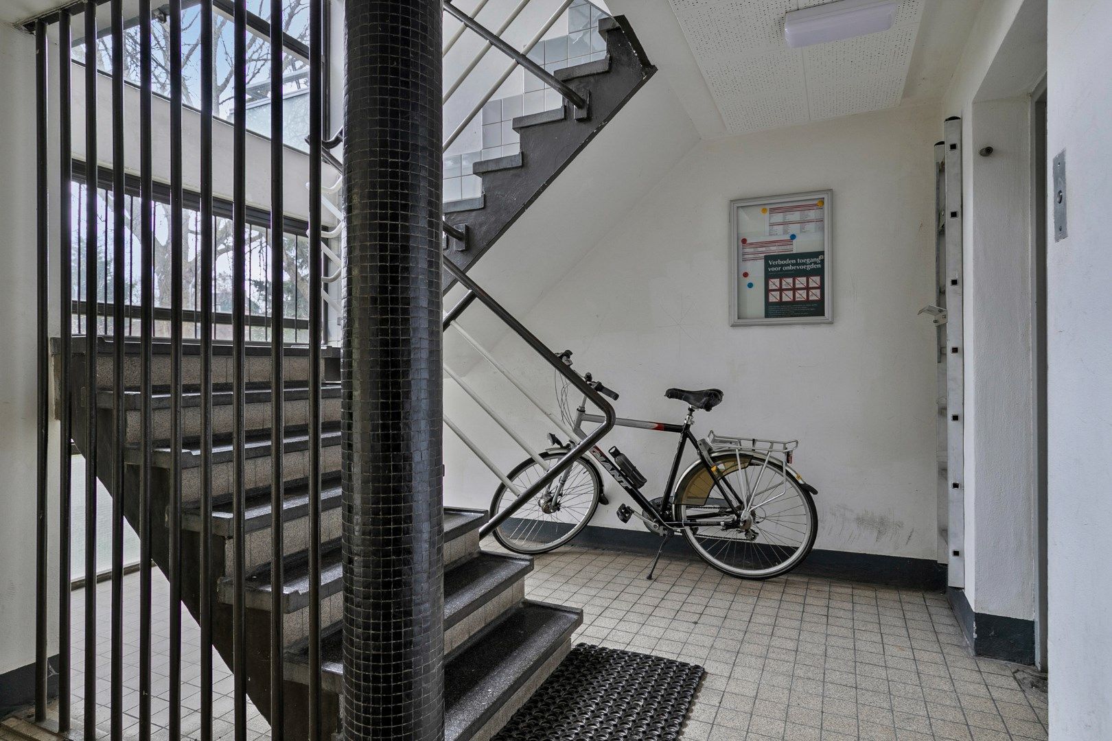 Foto 33 van Van der Helmstraat 384